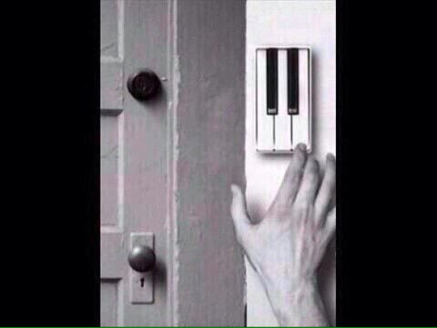 J_boushehri's tweet photo. فـي نـاس تـشـوف الـجـرس جـذي ..🎹 https://t.co/G1q1jN54hp