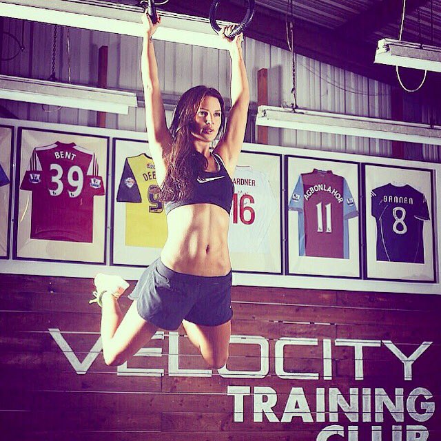 fitnyummy's tweet photo. #WorkoutWednesday Walk into the gym like a champion 🏆 Use @fitnyummy to help reach your body goal! 💪🏼💋 https://t.co/CeLjNm56Wd
