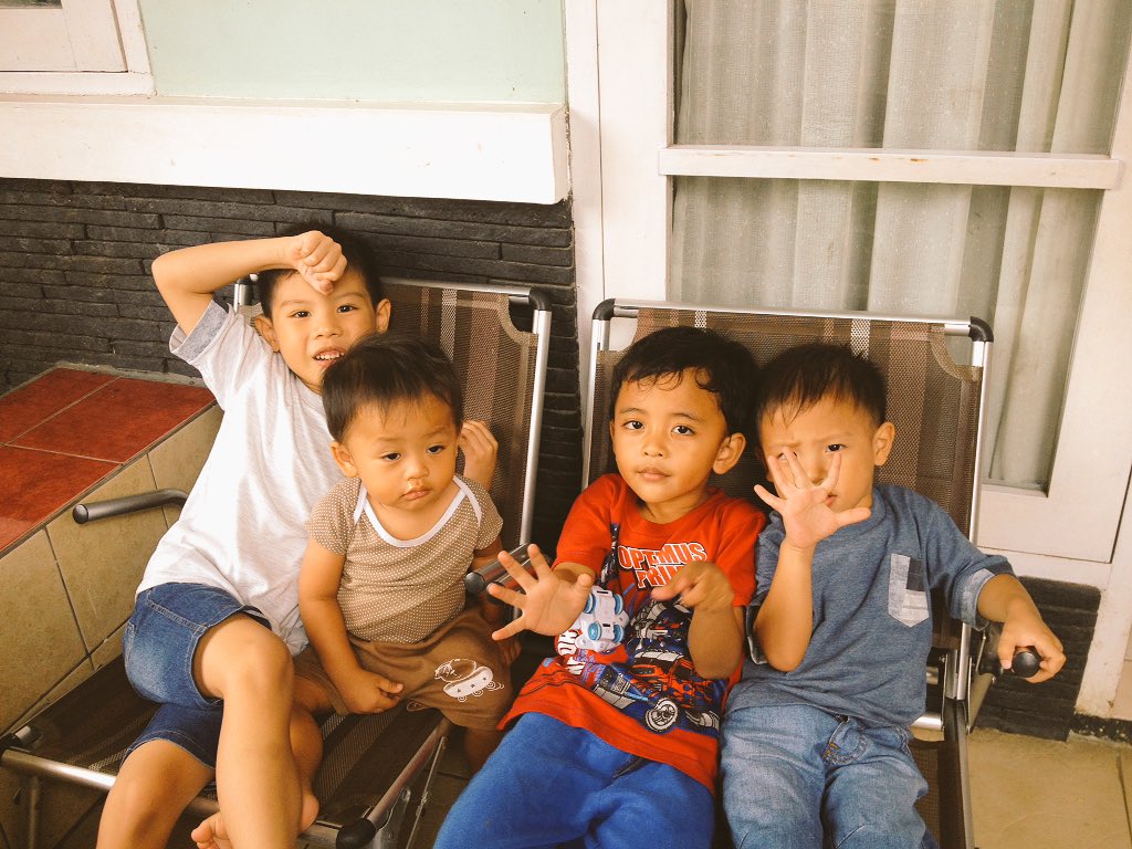 Beginilah klu punya anak empat... Seru apa pusing ya????