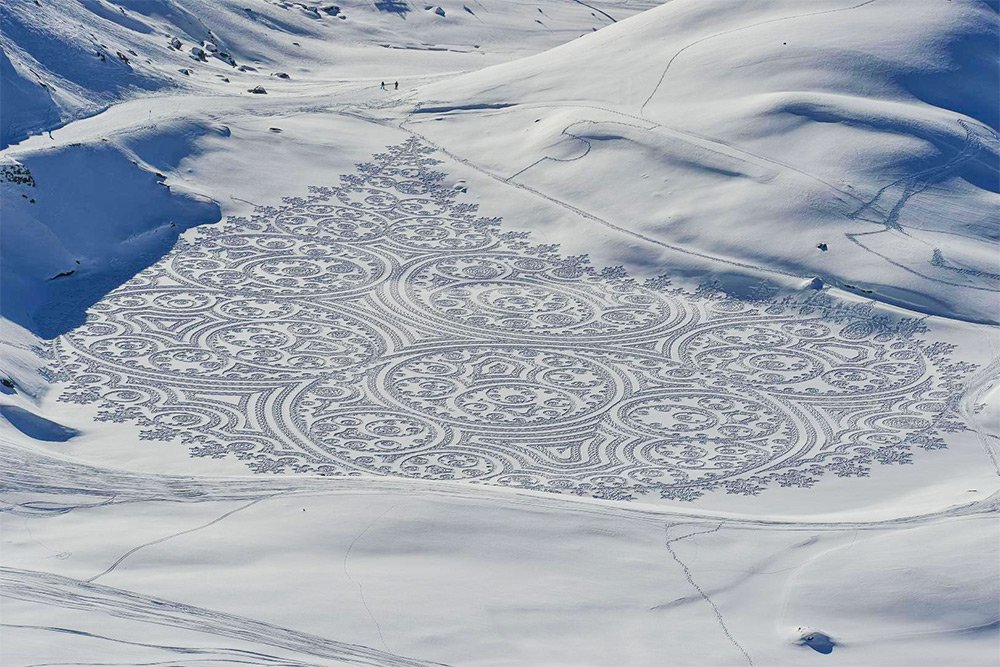 tweet : 雪原をキャンバスに足跡で描く『スノーアート』が美しすぎる！ - NAVER まとめ