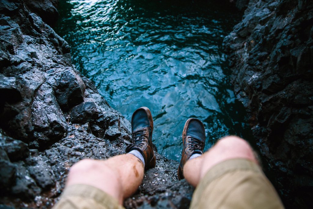LemsShoes's tweet photo. To adventure is to find yourself whole #LiveEasyandMinimal #BoulderBoot https://t.co/keLaoVF9sN