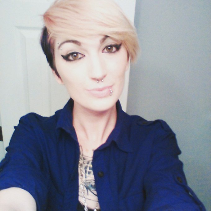 I'm a geek in the streets and a week in the sheets. #eyes #blonde #alanarains #tattoos #piercings #austinanarchyowns<a href="/tag/eyes"class="tags"><span>#eyes</span></a><a href="/tag/blonde"class="tags"><span>#blonde</span></a><a href="/tag/tattoos"class="tags"><span>#tattoos</span></a><a href="/tag/piercings"class="tags"><span>#piercings</span></a><a href="/tag/alanarains"class="tags"><span>#alanarains</span></a>