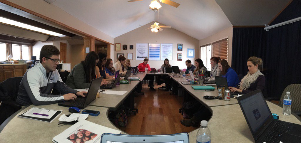 MulveyBeth's tweet image. #ForeverGV new Ts writing letter to their future selves at futureme.org! Reflecting &amp;amp; goal setting!