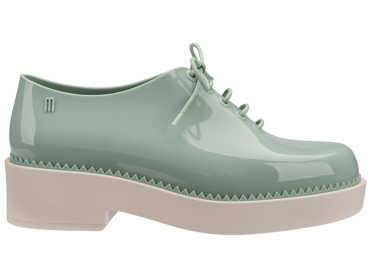 LojaMelissa's tweet image. Inspiração genderless: Melissa Grunge. #Preview2016
lojamelissa.com.br/preview2016/gr…