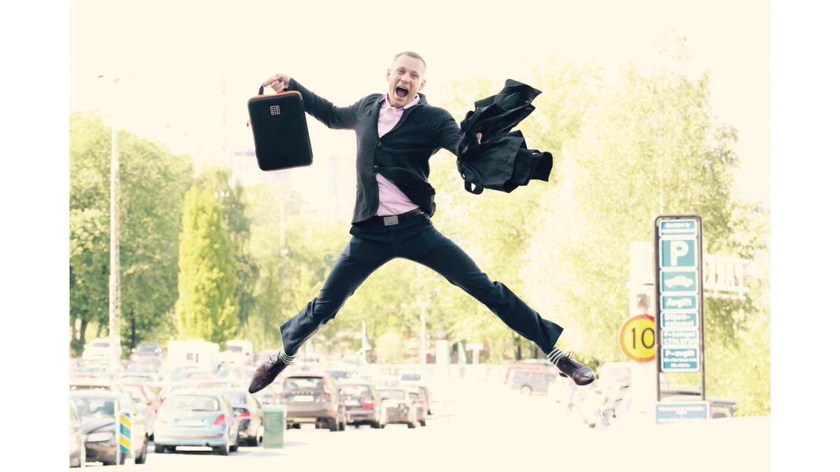 kilometerstud's tweet image. 10 reasons why run-commuting is awesome #ukrunchat #runcommute #runchat #run2work

iamrunbox.com/blog/42_10-Rea…