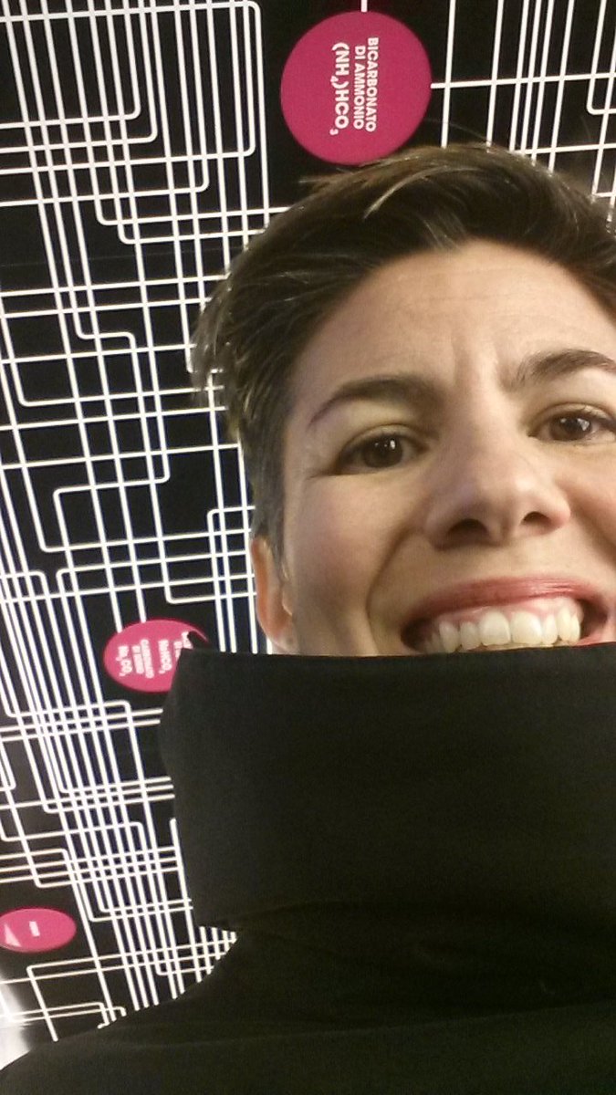 MaterialGirlMST's tweet photo. La chimica sopra tutto #museumselfie #museoscienza https://t.co/EaflVqxTcZ