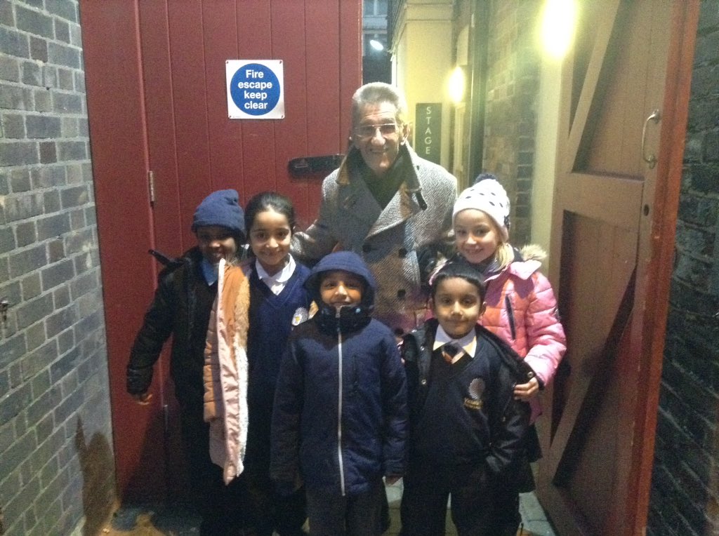 jessica_vpa's tweet photo. Year 2 had a great time at @WolvesGrand watching Peter Pan @VicParkAcademy @MalhiPavitra #vici50 https://t.co/rmc7fuwLsz
