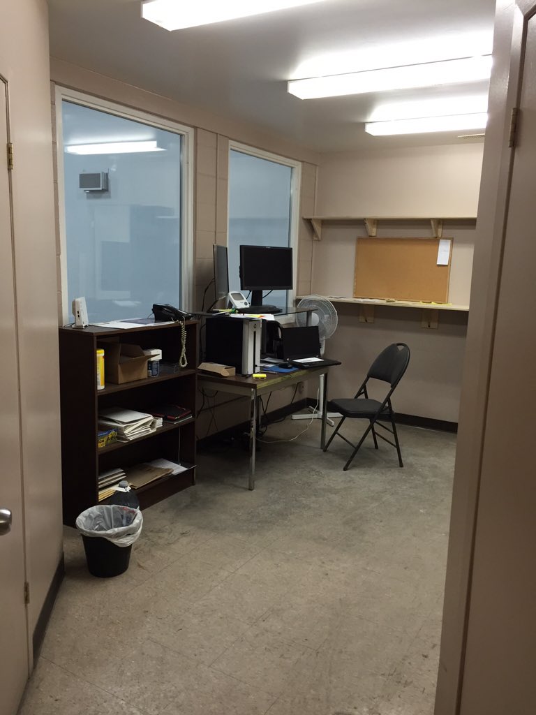 _jay_21's tweet photo. The office that's always empty. @rob_jamison #slacker https://t.co/HrcFEwrG7Y