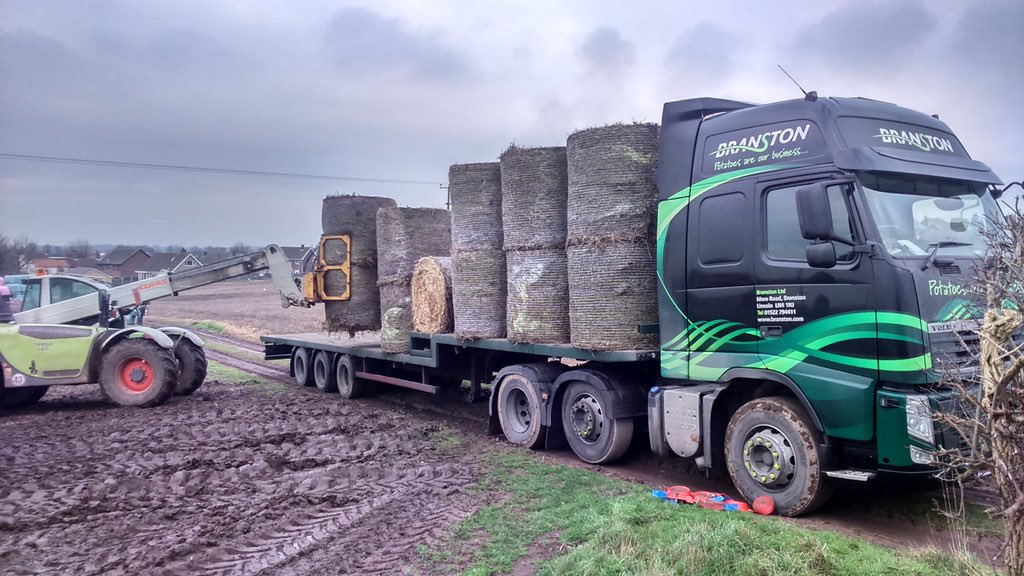 Some more loads on their travels today, thanks to <a href="/Branston/">Branston Ltd</a> Great work guys. @JCBAgriculture