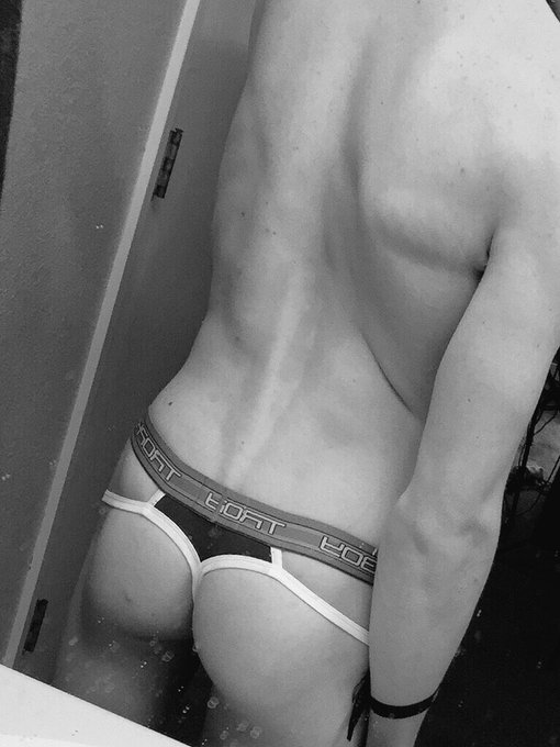 Broadcasting now! https://t.co/vGrKQDx7zf #twink #bigcock https://t.co/FVARP8vTai