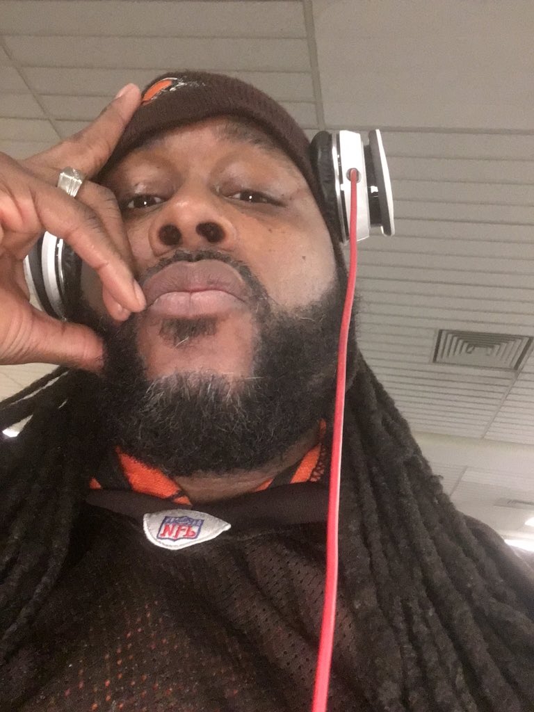 BMeAkron's tweet photo. On the way to Miami to connect with BMe Headquarters. Representing Akron. #bmeakron #sac https://t.co/aXeFYqLwtQ