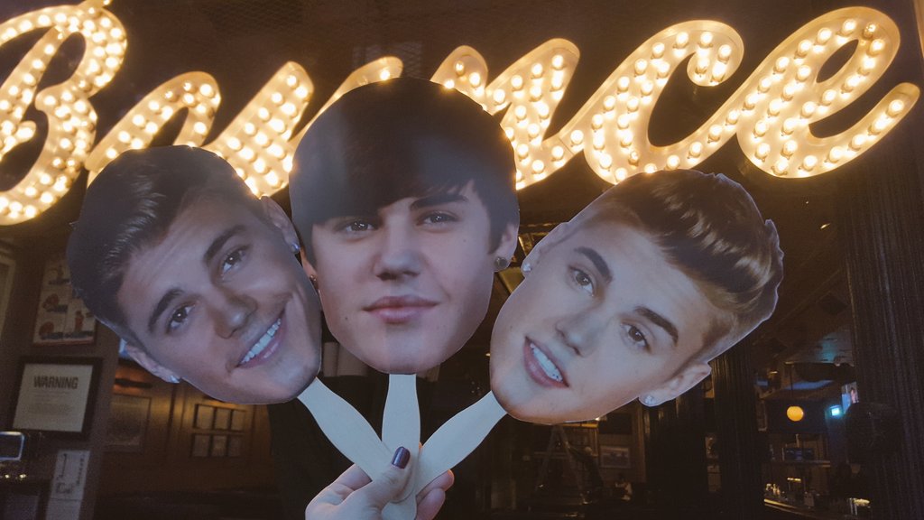 TaraFougner's tweet photo. Typical day planning a #BieberBrunch at @Bounce21NYC this Saturday 1/23. #notyourbasicbrunch #sorry #Belieber https://t.co/WWNYLIkBvG