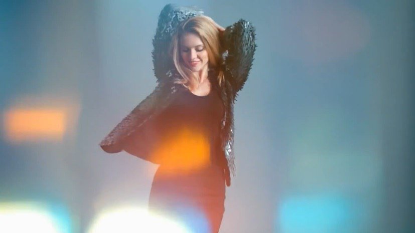 ElleEvansDaily's tweet photo. #elleevans #elloelle @elloelle ♥ https://t.co/LrBKvY31ir