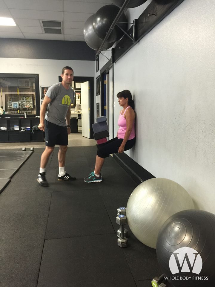 WholeBodyFit's tweet photo. Wall sit challenge. How long can you last? We challenge you to double your personal record! h https://t.co/oepYNzlbEH
