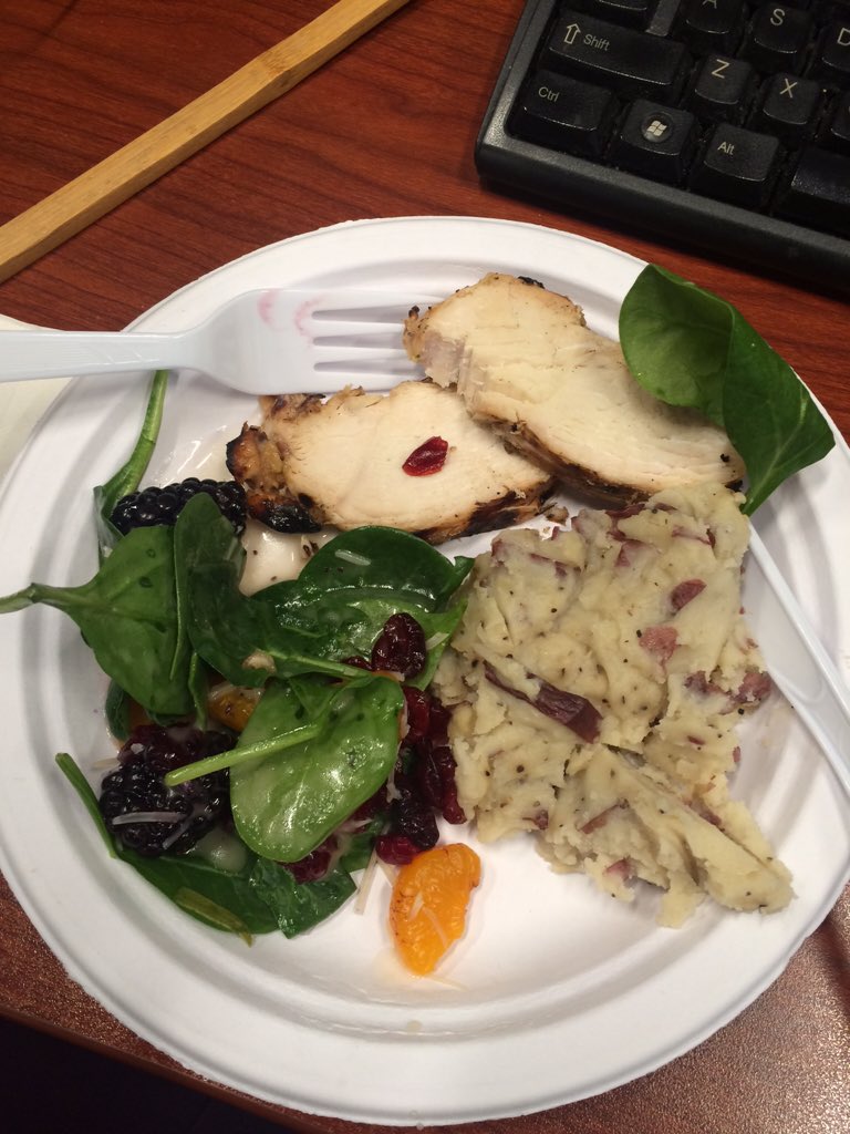 The station brought in <a href="/brownbagnow/">Brown Bag</a> lunch for us. OMG amazing. My first time having their food. #snowcoverage