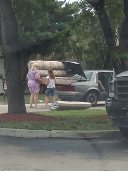 ExpressLMoving's tweet image. Now why does that look like it's a good idea? 

#ExpressLineMoving