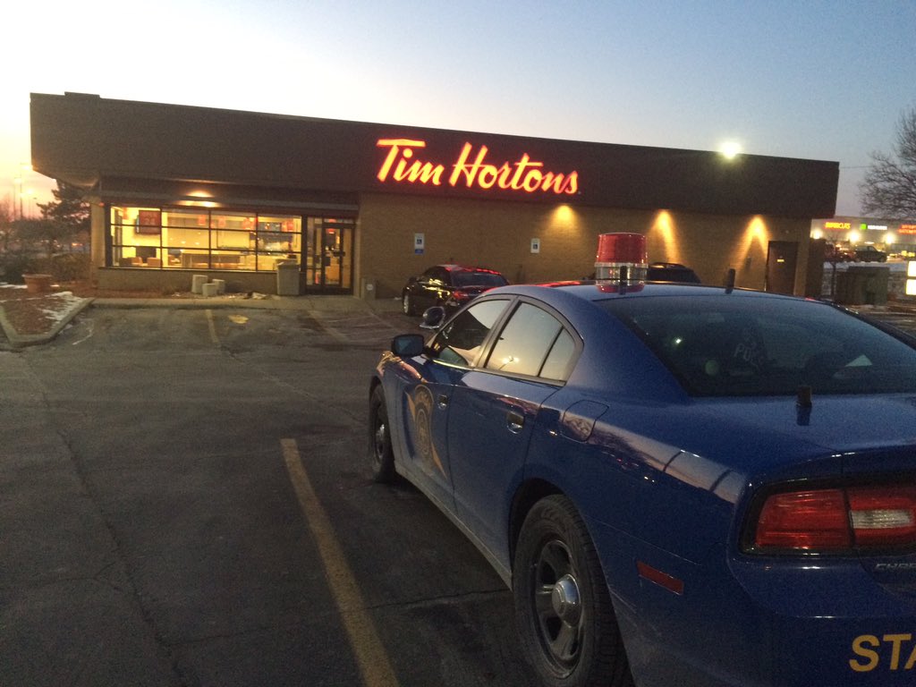 mspbayregion's tweet photo. Coffee with a Cop. Now til 8P Tim Hortons Lapeer. First 10 get free small drink/coffee courtesy of Tim Hortons. https://t.co/GTyCxkqtBG