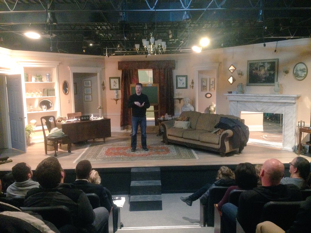 Love living in a community w/ a culture of "making stuff happen." #FirstRound w/ <a href="/I_Y_W_P/">IYWP</a> @iccudave <a href="/weareurbanacres/">Urban Acres</a>