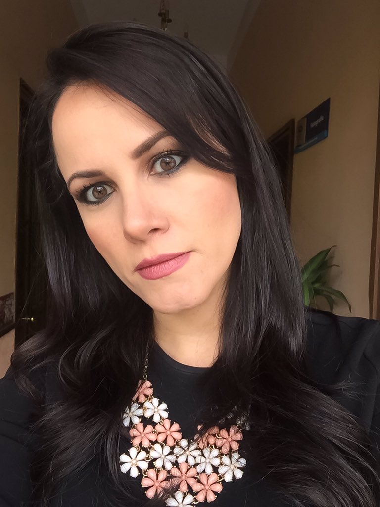 BELLATRIX_RAZO's tweet photo. De esas veces que sales con cara de loquita! 
#IntentoDeSelfie https://t.co/pRfXdEfiFC