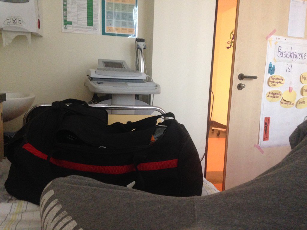 CrimeReport030's tweet photo. #helios #klinik #buch Unterbringung 19.01 Einzelzimmer mit Büro #scherzaus #wallraff #teamwallraff @RTLExtra https://t.co/upSCewypmZ