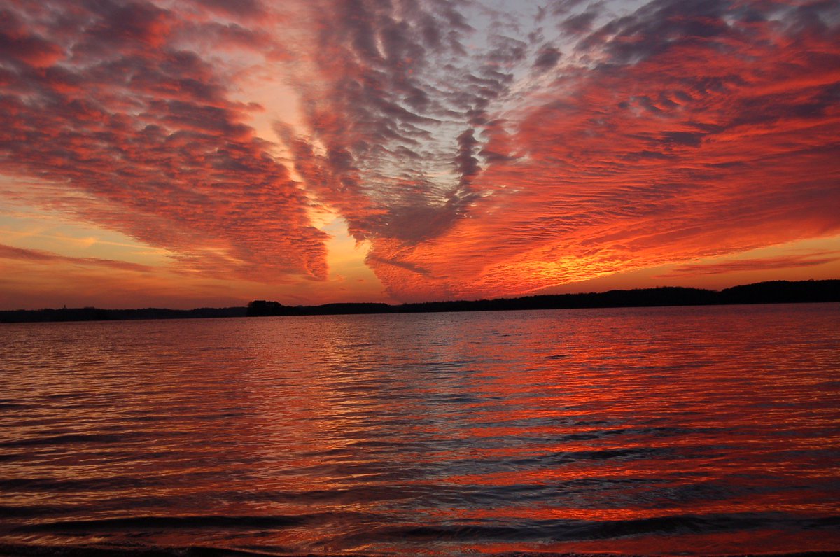 MrEdSHS's tweet photo. Keowee Sunset https://t.co/nOyZDQV4Ri