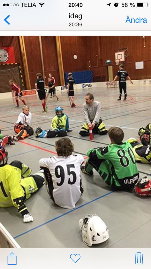 Ikväll kör "vår" mv tränare Börje Utbildning med klubbens unga målvakter. Henke SimonG och Norrby är med som skyttar