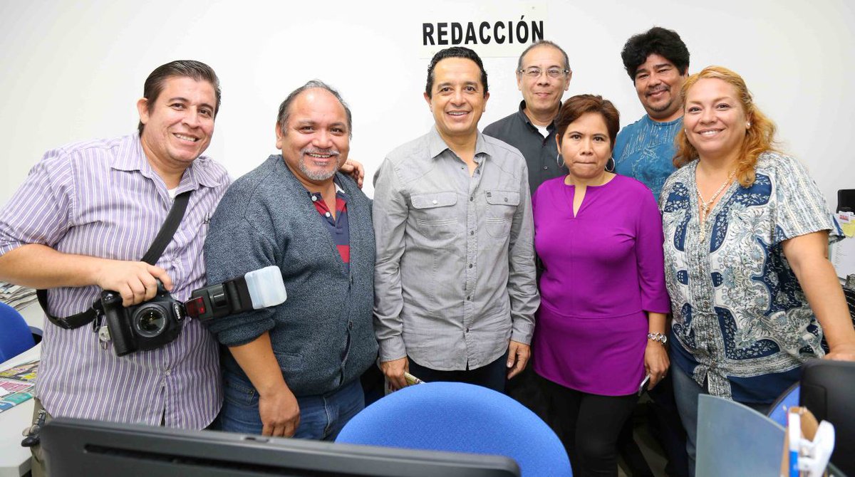 CarlosJoaquin's tweet photo. Les comparto estas imágenes de mi recorrido por las instalaciones del diario @QuintanaRoo_hoy. https://t.co/Ul16Q02pVP