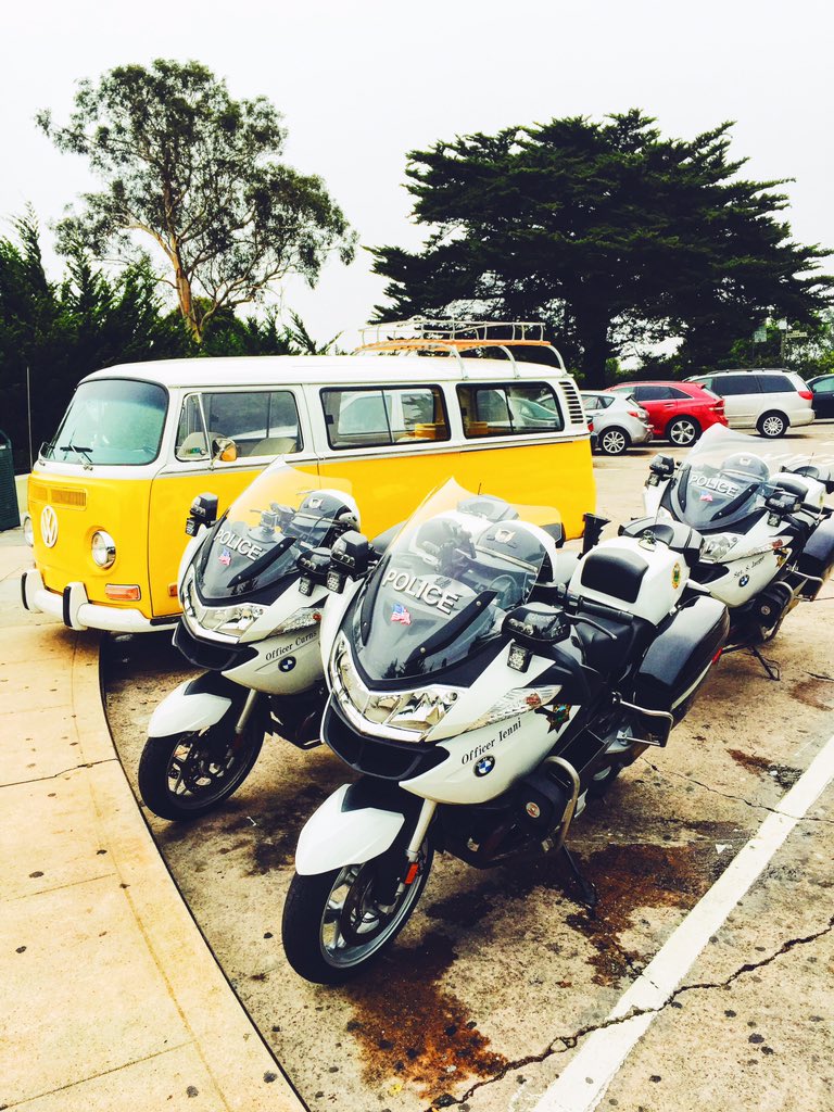 Vantigosf's tweet photo. It's not everyday Jerry gets a police escort! #vanlife #vantigo #vwbus #kombi https://t.co/6aouWA47Dm