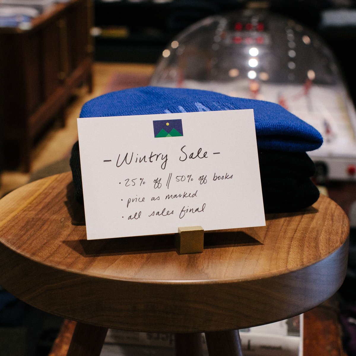 askovfinlayson's tweet photo. All seasonal items are marked down 25% in the shop: outerwear, sweaters, accessories, and more! #FlagshipOnly https://t.co/SPsgVAIi0F