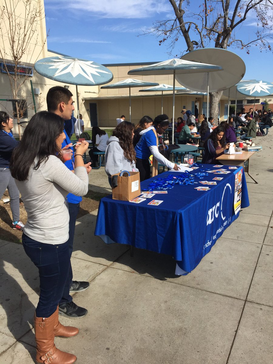 ResedaCharterHS's tweet photo. @arcexperience @beyondthebell  great activities for your kids after school @ResedaHS sign up today! https://t.co/2VF0obJO7S