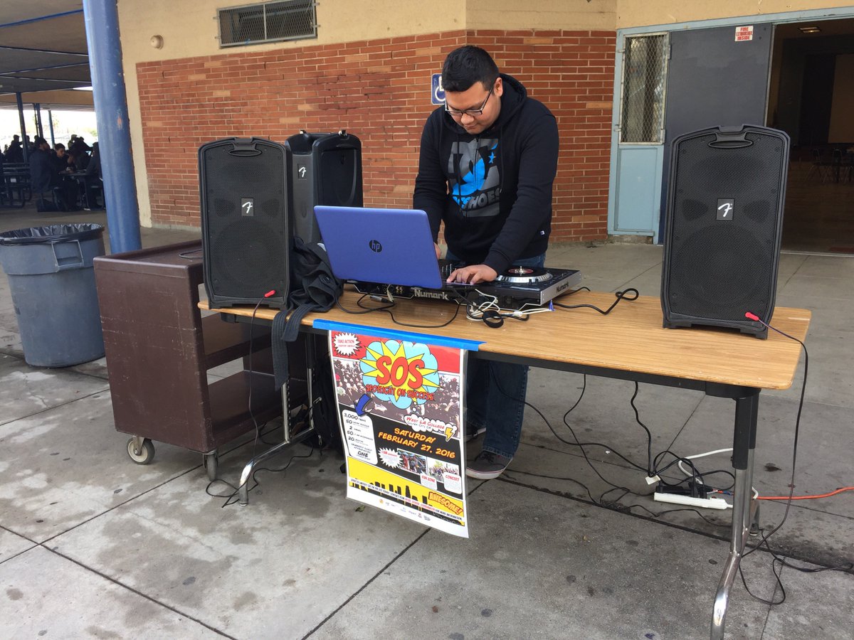 ResedaCharterHS's tweet photo. @arcexperience @beyondthebell  great activities for your kids after school @ResedaHS sign up today! https://t.co/2VF0obJO7S