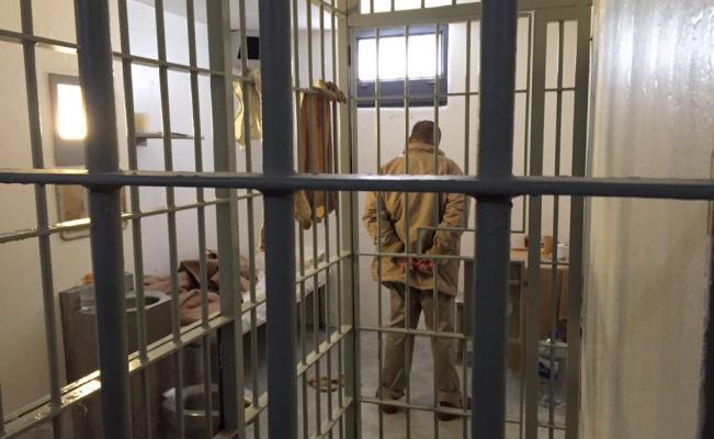 El_Universal_Mx's tweet photo. “El Chapo” cansado y deprimido de estar huyendo. Recibió ejemplar de 'El Quijote" para leer https://t.co/73GBYrrKuy https://t.co/zejCWyUJ3v
