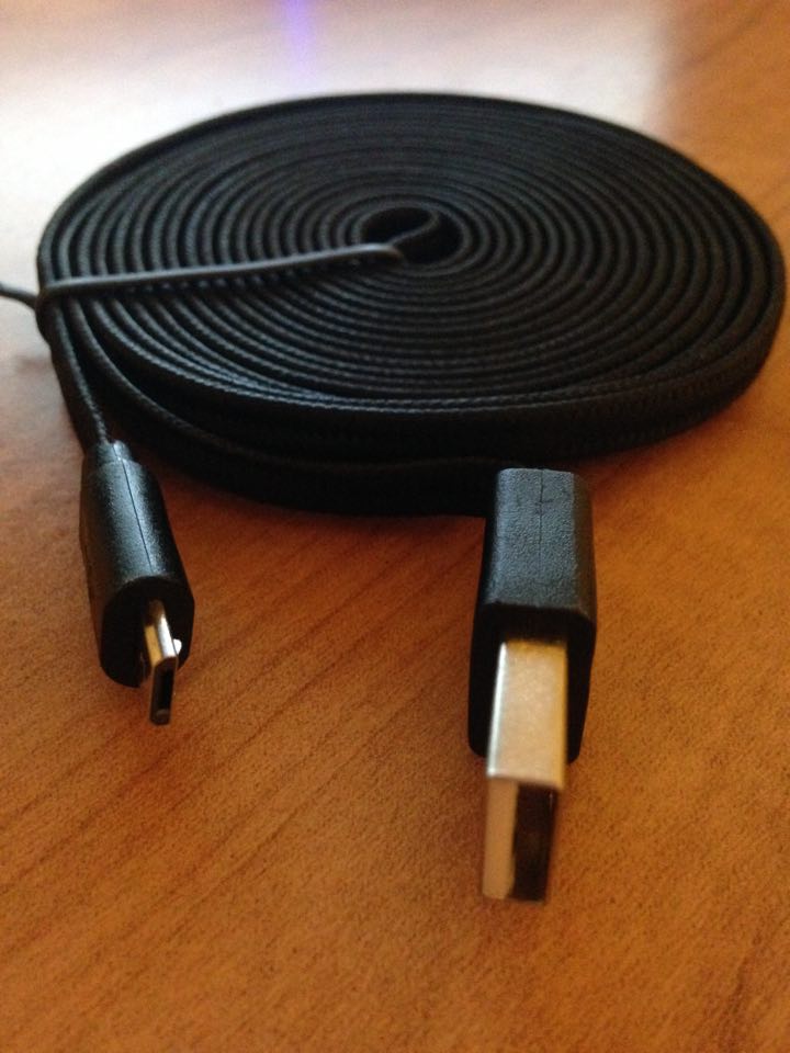KayleeCaseFace's tweet photo. Got a cord so my friends can charge there phone @ my house! 10 feet long! #ReachCablesDroid https://t.co/MRA9kXT4dW https://t.co/OEzGNO1a5Q