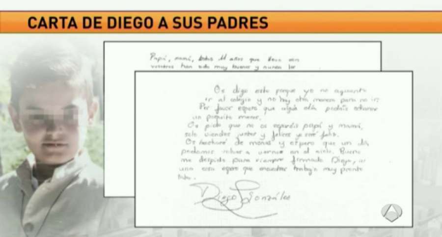 A3Noticias's tweet photo. Un niño, víctima de acoso escolar, escribe una carta a sus padres antes de suicidarse ▶ https://t.co/GrpB8rFMVV https://t.co/kG1O47y06n
