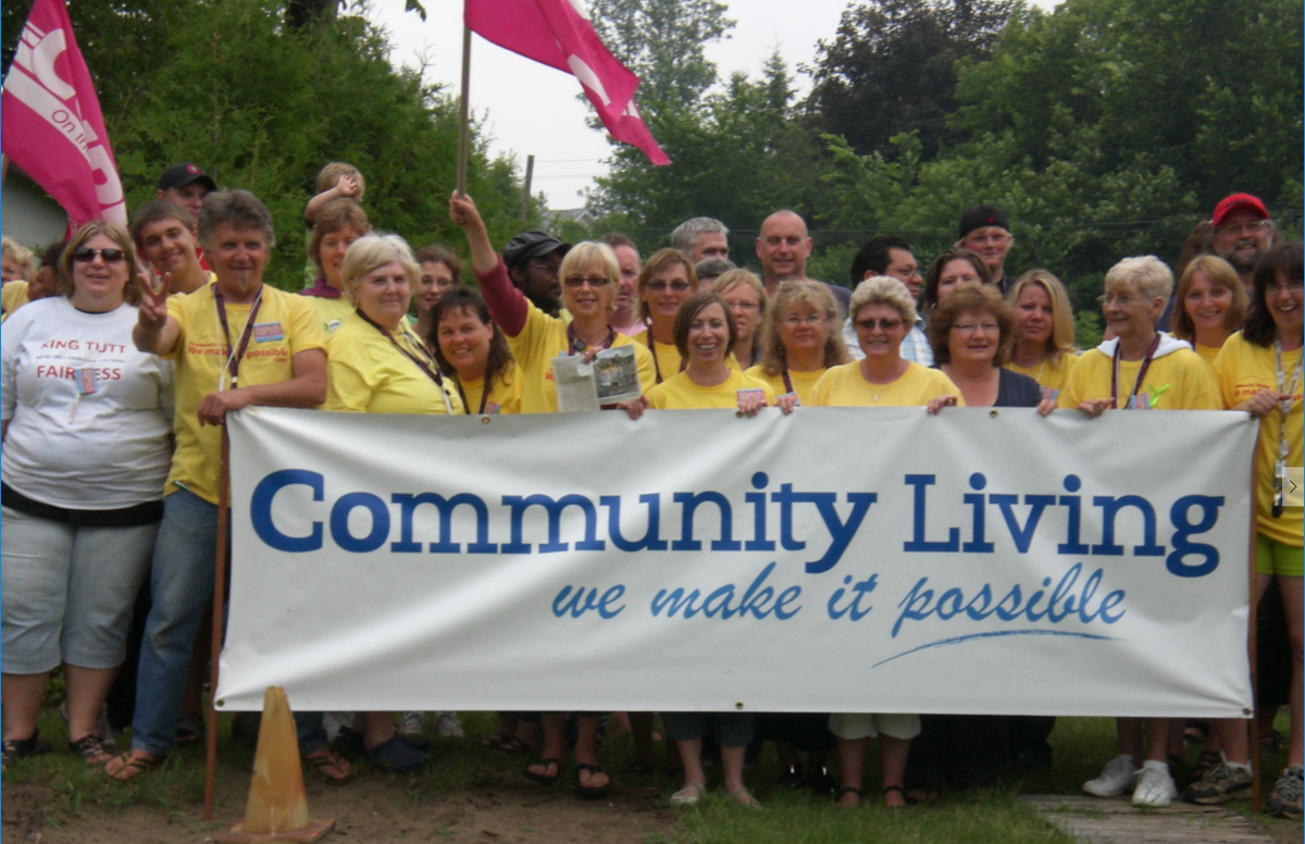CUPEOntario's tweet photo. Happy #DevelopmentalServiceWorkers Day! Thank you for the difference you make in the lives of the people you support https://t.co/rL08QjuLoR