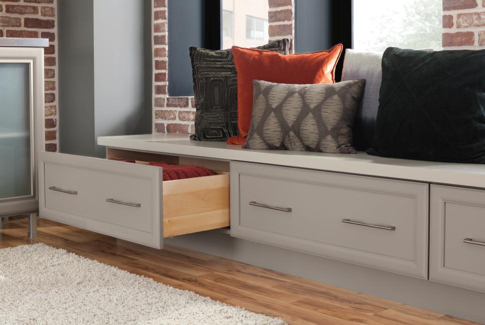 ThomasvilleCA's tweet photo. Where would you add some #AdditionalStorage in your kitchen? Ask a @HomeDepotCanada designer https://t.co/MgcS8IlsYI https://t.co/SskMf29vzs