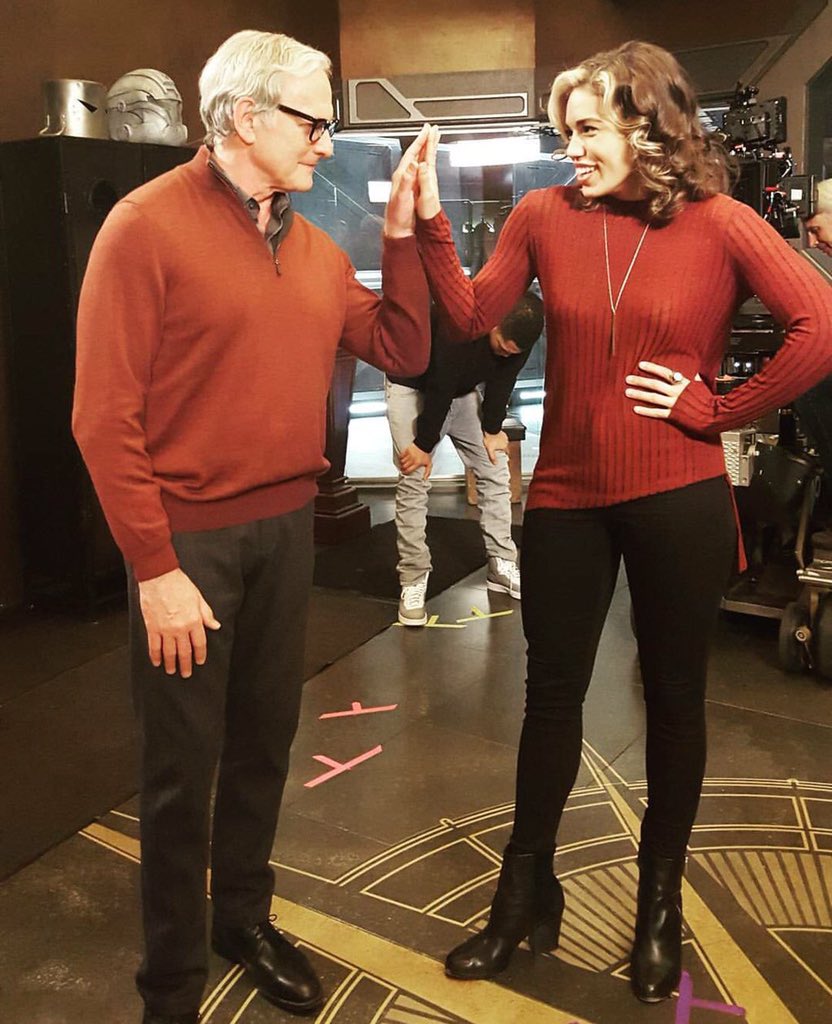cw_dcu's tweet photo. Is this the true Firestorm pairing? I mean, I think our shirts say it all. 🔥🔥👯💁🏽 #TheRealFirestorm Cred: @caitylotz https://t.co/hNcWO84Cub
@TheCW_Legends