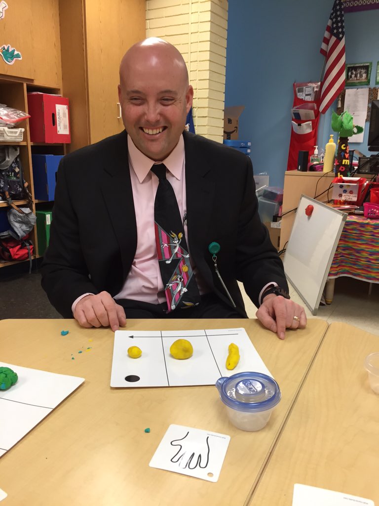 MrsDatreLB's tweet photo. Special visitor #principal #rememberandreplicate😊 https://t.co/nSyg5uf92s