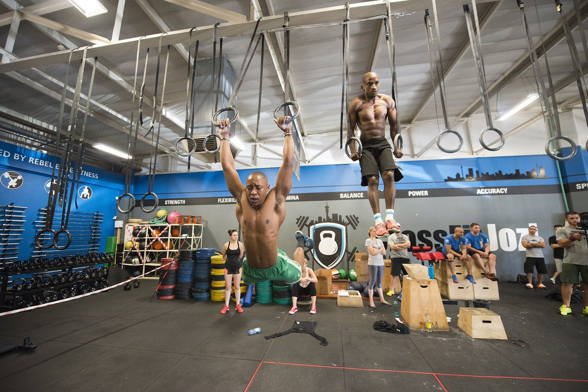 CrossFit's tweet photo. Compete against yourself—and the community. Go to https://t.co/p1OGwvfHBt to register for the 2016 Open. https://t.co/xgQKP8UG1i