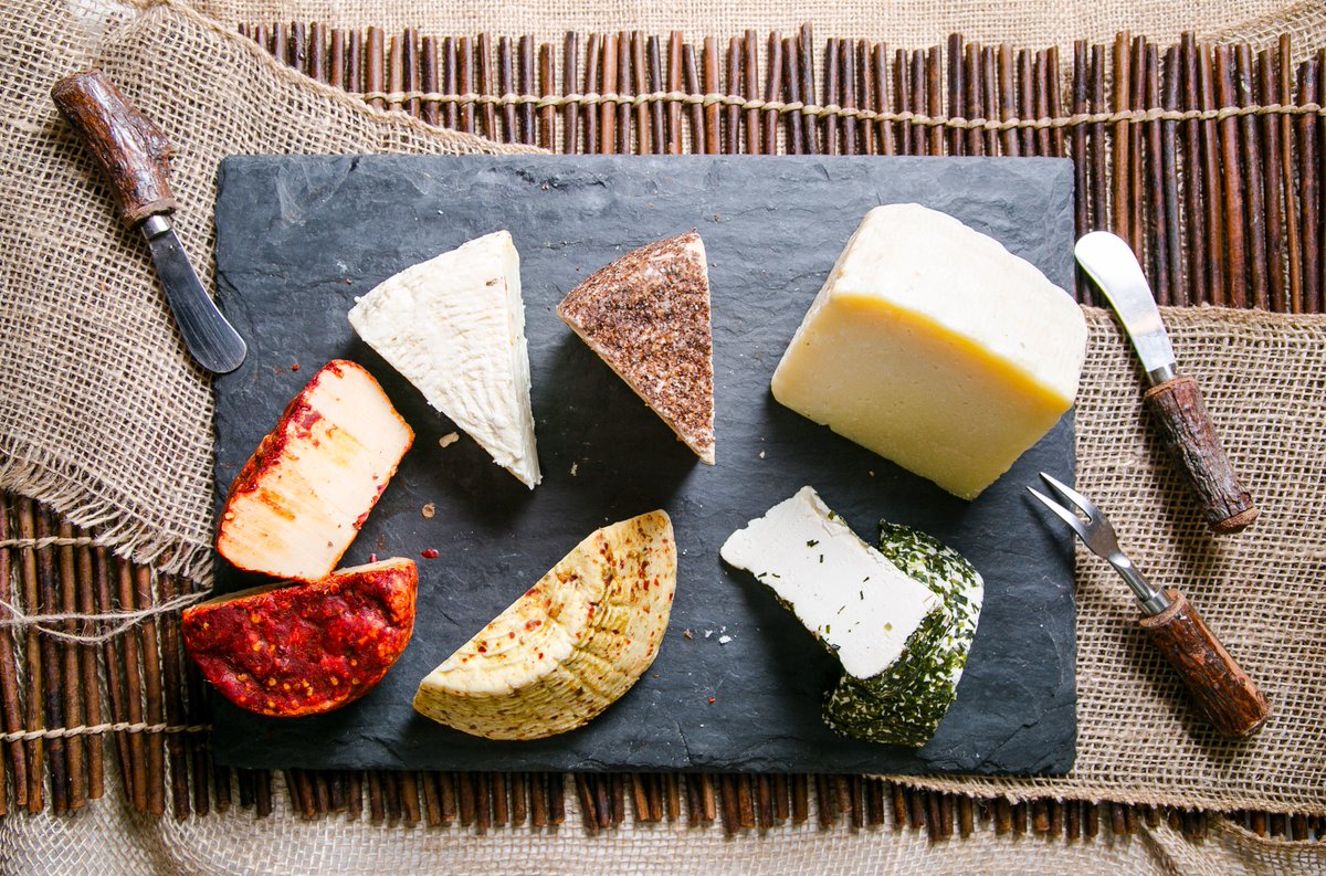What we would do to get our hands on these <a href="/MarcelliFormagg/">Andrew Marcelli</a> cheeses...#HappyNationalCheeseLoversDay, everyone!