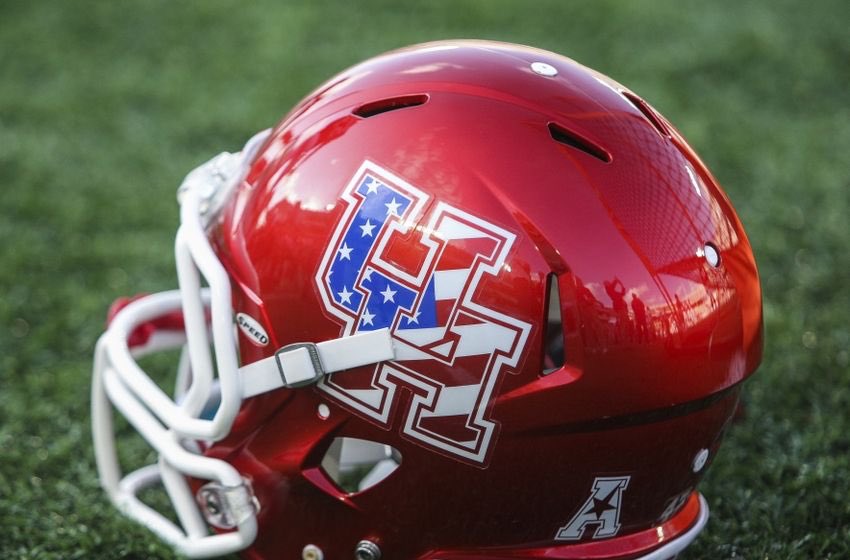hogansheroes32's tweet photo. Excited to say I'm furthering my education and football career at the University of Houston! #HTownTakeover #GoCoogs https://t.co/GZs8q6HPoO