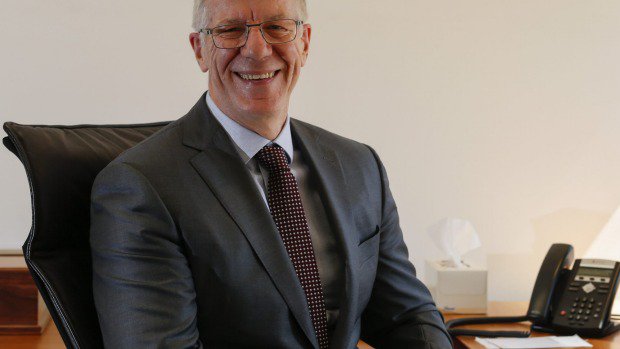 Wise words from cool heads: "Don't panic". Timely stuff from <a href="/ruthliew/">Ruth Liew</a> for <a href="/FinancialReview/">Financial Review</a> bit.ly/1T6lYO2