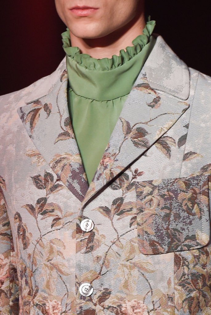 XYmodeIs's tweet image. Gucci menswear FW16