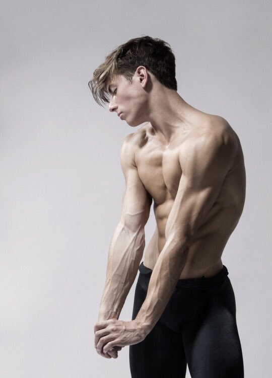 XYmodeIs's tweet image. Rhys Kosakowski by Gerardo Vizmanos