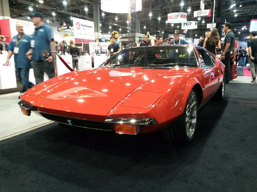 Flat12Gallery's tweet image. Let's end the day with some #carporn #sema2015