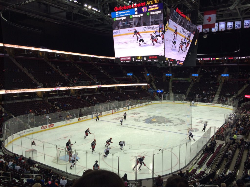 HungChienchu's tweet photo. First time to watch hockey game. 😀 GO MONSTERS !! 
#ohio #hockey #monsters https://t.co/BDAXIJ2BpE