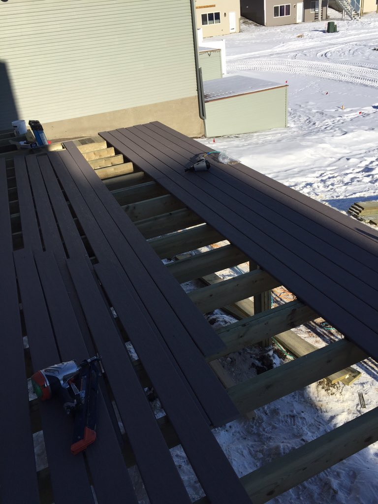 trunatecon's tweet image. Decking going on #RedDeer #moistureshield #decking