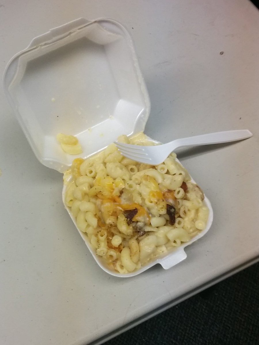 FRC3710's tweet photo. Thanks to @ThreeRedAprons for some amazing bacon Mac and Cheese. #omgrobots #wellfeed https://t.co/gBhJqTYMgQ