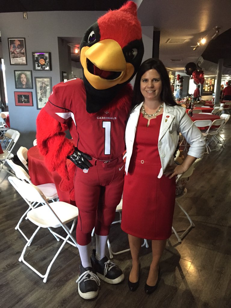 BecksHecks's tweet photo. We had a VIP visitor at our @CocaColaCo sales rally in Phoenix today. Go @AZCardinals!! #BigRed #CocaColaRed https://t.co/BsBzPDYaYc