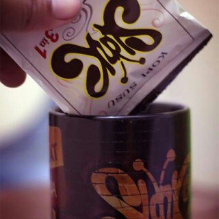 Febrilian_69's tweet photo. Sambut pgi dengan segelas kopi untuk warnai pagi . ♦ 21 Jan 15 https://t.co/iZuEIpgjwj
